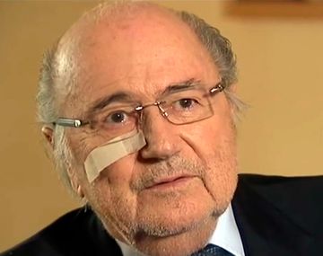 Blatter rompió el silencio tras la suspensión: Soy el punching ball