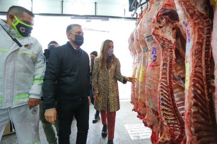 Victoria Tolosa Paz y Fernando Gray recorrieron pymes en Esteban Echeverría