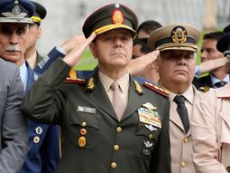 el ministro de defensa, en el dia del veterano de malvinas: falta menos para volver el ministro de defensa, en el dia del veterano de malvinas: falta menos para volver