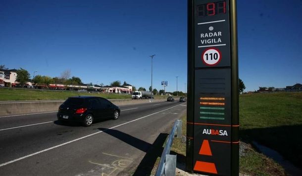 Aumentaron las multas: cuánto puede costar la infracción por girar a la izquierda en avenidas que no tienen semáforo