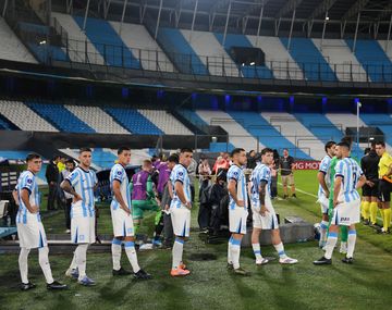 Sin Fútbol Libre ni Roja Directa: cómo ver Racing vs. Caracas, EN VIVO y ONLINE