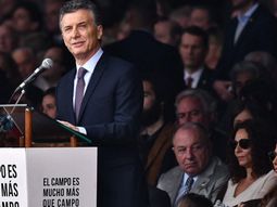 En plena campaña, Macri le anuncia la vuelta del ministerio de Agroindustria a La Rural