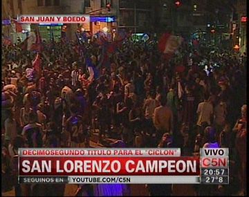 Miles de hinchas de San Lorenzo festejan el título