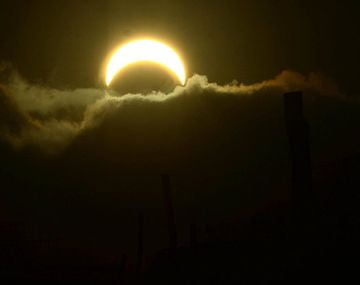 Argentina y Chile compartieron el eclipse: así se vio en Viedma, Río Negro