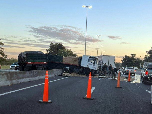 Caos en la autopista Riccheri por un fuerte choque