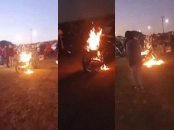 Los fans de El Noba prendieron fuego una moto en su honor