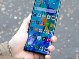 Gigante chino planea volver a fabricar celulares en el país