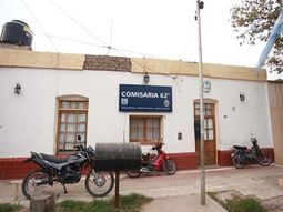 engano a dos mujeres con pistola de juguete y las obligo a practicar sexo oral engano a dos mujeres con pistola de juguete y las obligo a practicar sexo oral