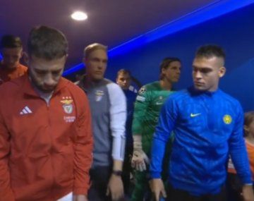 El saludo de Lautaro Martínez y Nicolás Otamendi en la previa de Benfica vs Inter