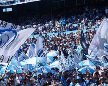 El tremendo recibimiento de Racing para el clásico ante Independiente en el Cilindro