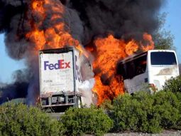 Tragedia en EE.UU.: diez muertos por un triple choque