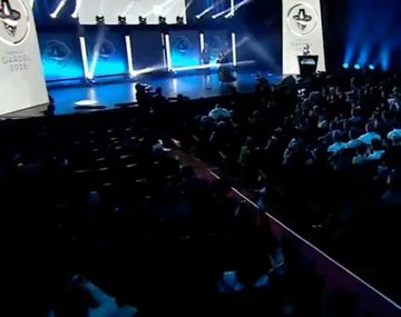 Ovacionaron a Cristina Kirchner en los Premios Gardel 2025