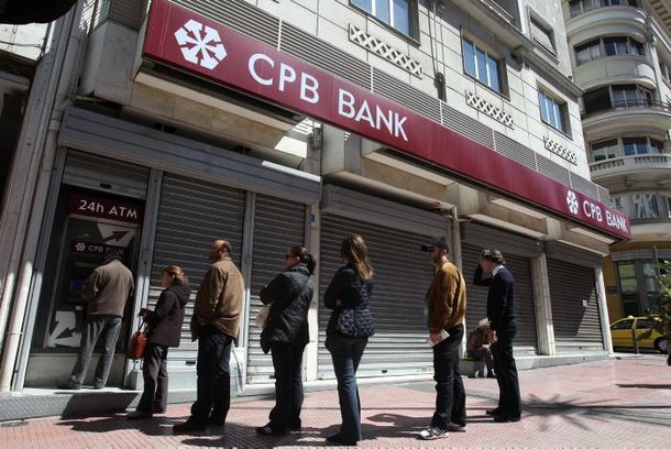 Chipre: los bancos abrieron sus puertas pero con duras restricciones