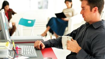 empresarios no se desenchufan en vacaciones empresarios no se desenchufan en vacaciones