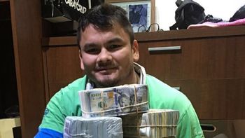 el chino maidana se disculpo por su polemica foto rodeado de miles de dolares el chino maidana se disculpo por su polemica foto rodeado de miles de dolares