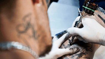 si tenes estos tatuajes no podras entrar a estados unidos: la nueva medida de trump