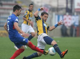 tigre reacciono y le gano a central bajo la lluvia tigre reacciono y le gano a central bajo la lluvia