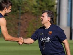 El defensor quiso defender a su DT, aunque se le fue la mano El defensor quiso defender a su DT, aunque se le fue la mano