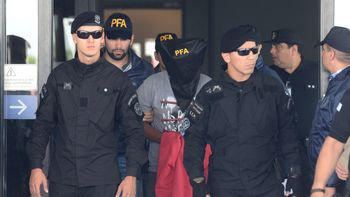 Delincuente de 15 años, el principal sospechoso de haber matado a Brian Aguinaco, el chico de 14 años baleado por motochorros el 24 de diciembre de 2016 en Flores. Delincuente de 15 años, el principal sospechoso de haber matado a Brian Aguinaco, el chico de 14 años baleado por motochorros el 24 de diciembre de 2016 en Flores.