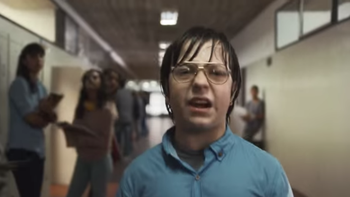 nerds, los jefes del manana: mira el video contra el bullying nerds, los jefes del manana: mira el video contra el bullying