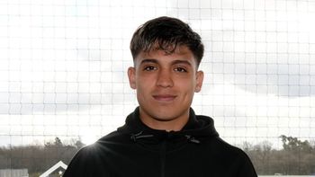 El extremo de Boca Exequiel Zeballos estará un largo tiempo fuera de las canchas. El extremo de Boca Exequiel Zeballos estará un largo tiempo fuera de las canchas.