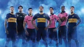 polemica: a boca no lo dejan usar su camiseta rosa polemica: a boca no lo dejan usar su camiseta rosa