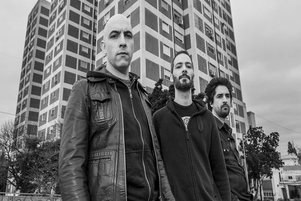 El guitarrista del Indio lanza su nuevo proyecto musical: así nació La Mono