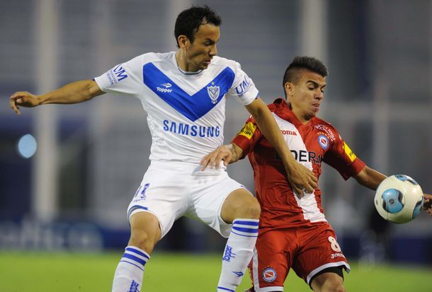 Vélez le ganó a Argentinos de local y sigue sumando