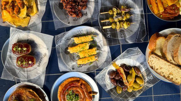 El bar de vinos y tapas escondido en Palermo que revive la tradición española con estilo propio
