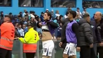 escandalo en racing: espino insulto y le mostro la panza a los hinchas tras el empate