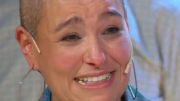 Se rapó por una amiga enferma y ganó Los 8 escalones del millón