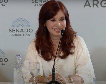 Cristina presidenta sonó en el Senado durante el homenaje a Abuelas de Plaza de Mayo