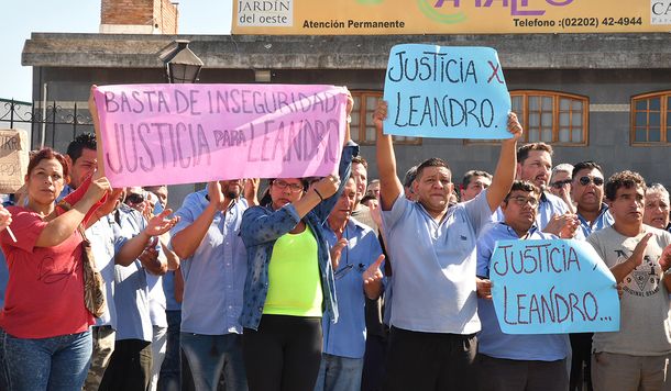 Así trabajan a diario en la línea 620: Estamos tratando de superar la muerte de Leandro y salimos con miedo