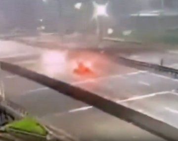 Manejó borracha en contramano por el Buen Ayre y chocó a un patrullero