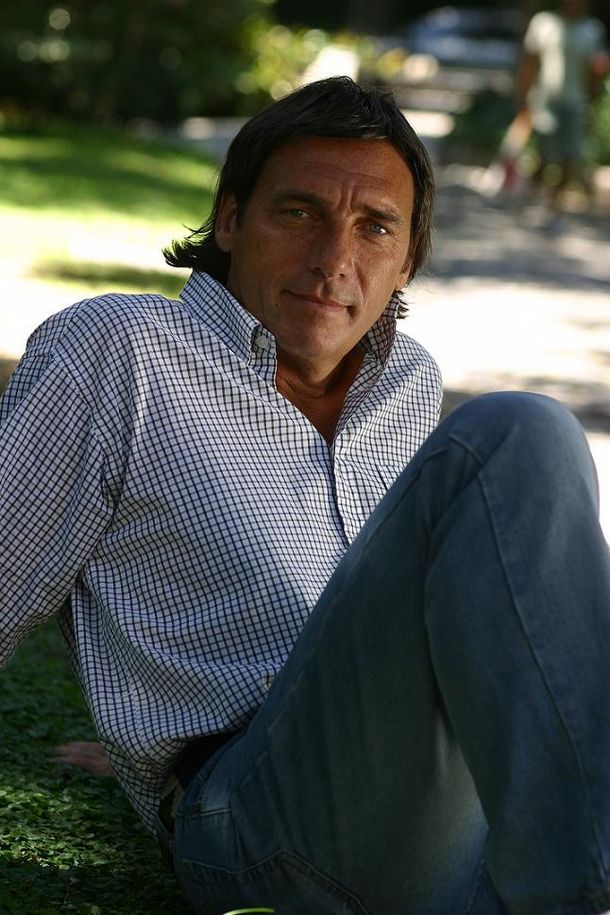 Facundo Saravia palpita los premios Gardel 2012 con un nuevo show