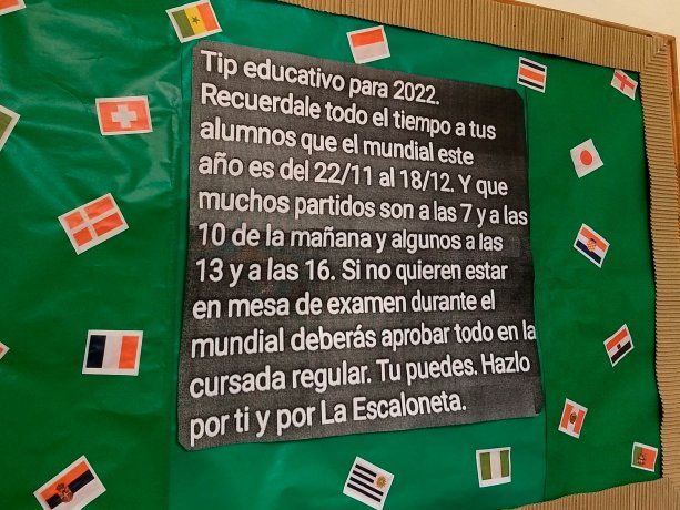 Hazlo por ti y por la Scaloneta: el ingenioso cartel para que los chicos no se pierdan el Mundial por llevarse materias
