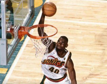 Una ex estrella de la NBA fue detenido en Washington por quedar involucrado en un tiroteo