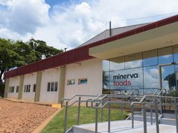 Minerva evalúa apelar la resolución de la Coprodec para aumentar su participación en el mercado uruguayo. Minerva evalúa apelar la resolución de la Coprodec para aumentar su participación en el mercado uruguayo.