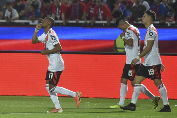 De estar detenido a marcar el gol de la clasificación: 48 horas a puro vértigo de De la Cruz