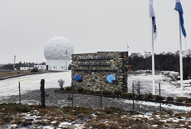 Investigan a buques extranjeros por posible derrame de petróleo en Tierra del Fuego