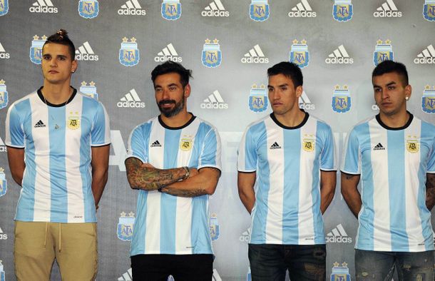 Lamela, Correa, Lavezzi y Gaitán lucieron la nueva camiseta de la Selección