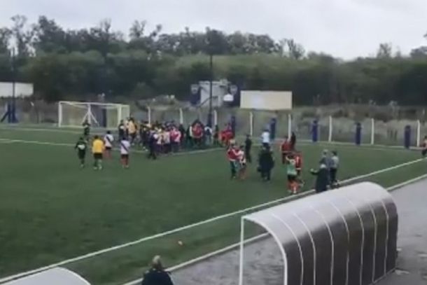 Pelea entre la quinta división entre Boca y River