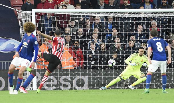 La volada de Sergio Romero ante el Southampton