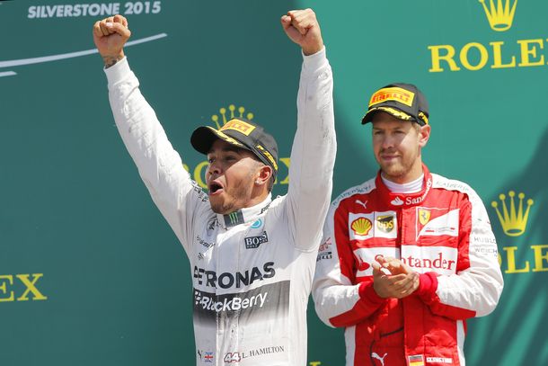 Hamilton fue profeta en su tierra y ganó el Gran Premio de Inglaterra