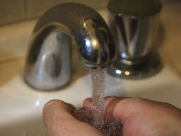 Se podrán pagar facturas de agua vencidas durante la cuarentena sin recargos
