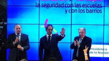 de cara al balotaje, scioli prometio paritarias sin techo a los trabajadores de cara al balotaje, scioli prometio paritarias sin techo a los trabajadores