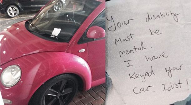 Estacionó el auto en lugar para discapacitados y le dejaron una curiosa nota