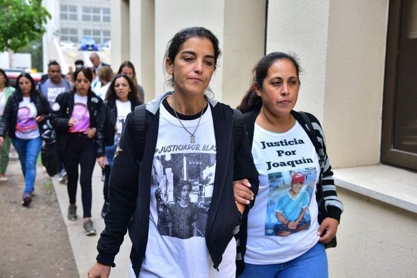 Las madres de Blas Correas y Paredes. (Foto: José Gabriel Hernández)