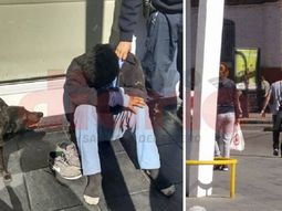 conmovedor: le dejo sus zapatillas a un indigente y se fue descalzo conmovedor: le dejo sus zapatillas a un indigente y se fue descalzo