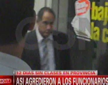 Así agredieron a la ministra Silvina Batakis tras la reunión con docentes bonaerenses